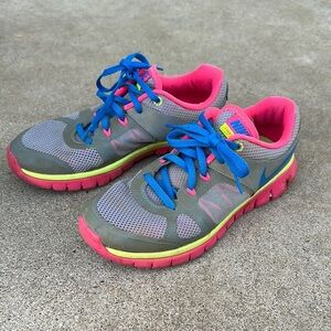 Nike sneakers size 6 youth girls